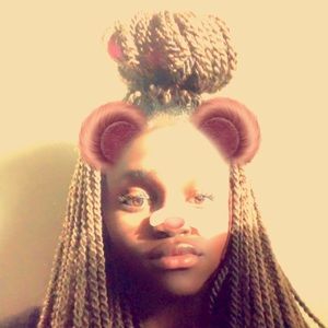 Meet your Posher, Adrianna